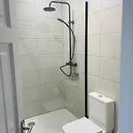 Modern&spacious Apt5 Sleeps 6 Free Parking Galway