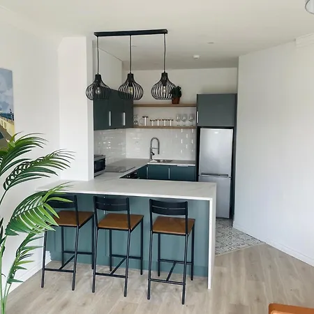 Modern And Spacious Apt5 Sleeps 6 Free Parking Apartament Galway
