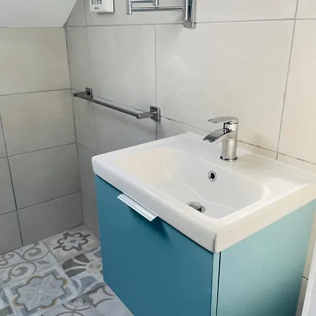 Modern And Spacious Apt5 Sleeps 6 Free Parking Galway