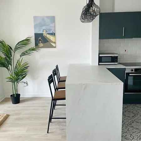 Modern And Spacious Apt5 Sleeps 6 Free Parking Galway