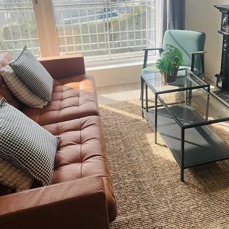 Daire Modern And Spacious Apt5 Sleeps 6 Free Parking *