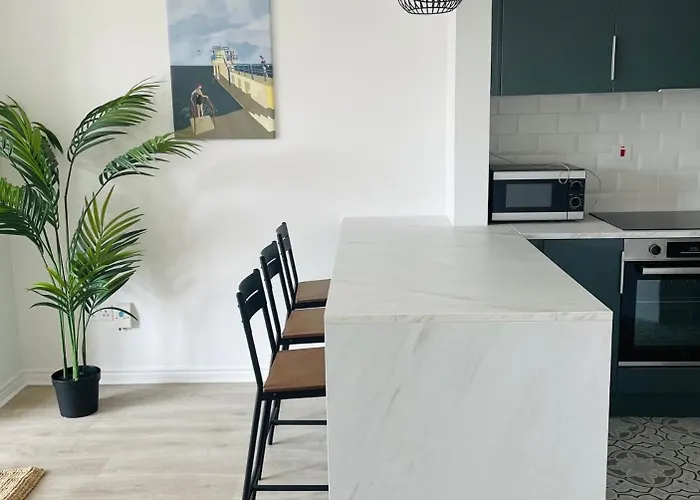 Modern And Spacious Apt5 Sleeps 6 Free Parking Galway