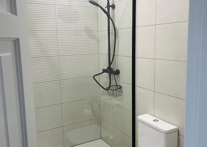 Modern And Spacious Apt5 Sleeps 6 Free Parking Galway