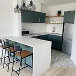 Apartmán Modern And Spacious Apt5 Sleeps 6 Free Parking