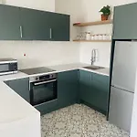 Modern And Spacious Apt5 Sleeps 6 Free Parking *