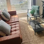 Apartmán Modern And Spacious Apt5 Sleeps 6 Free Parking *