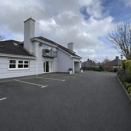 Modern And Spacious Apt5 Sleeps 6 Free Parking